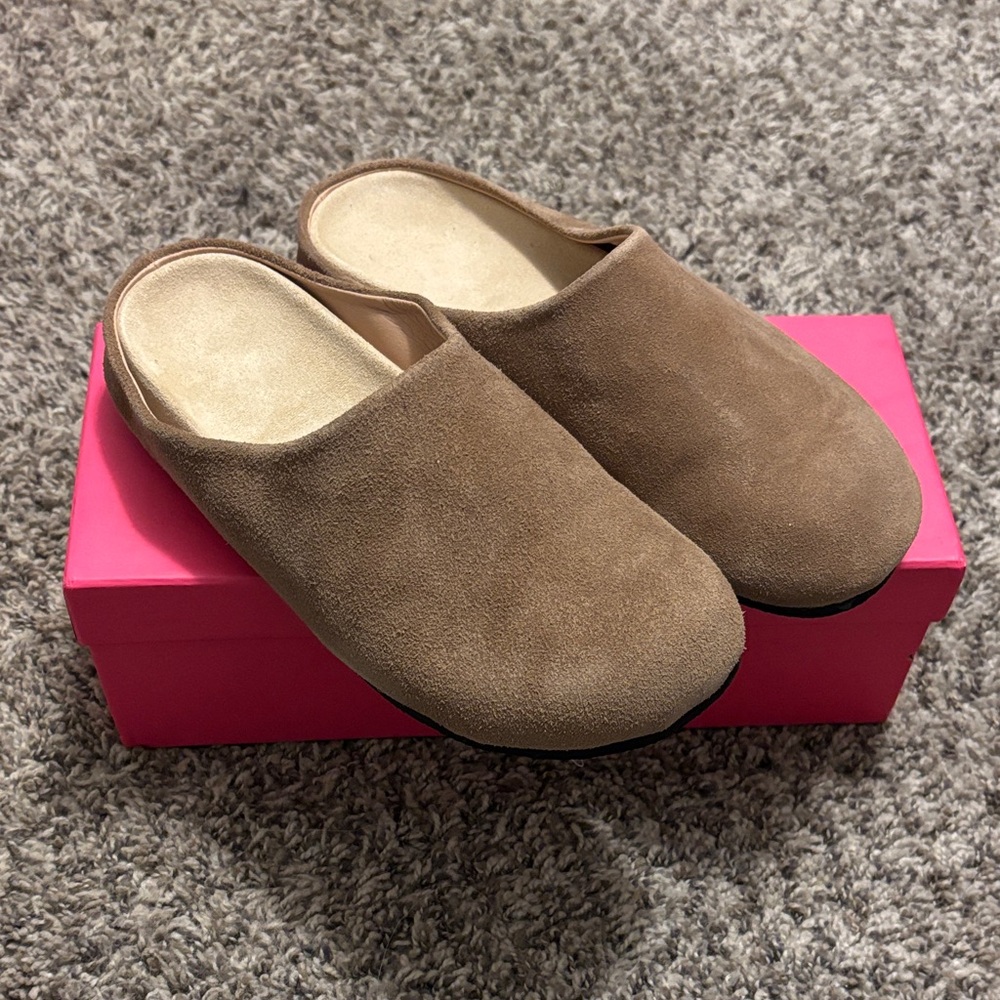 Atbell Tan Suede Clogs - Mules